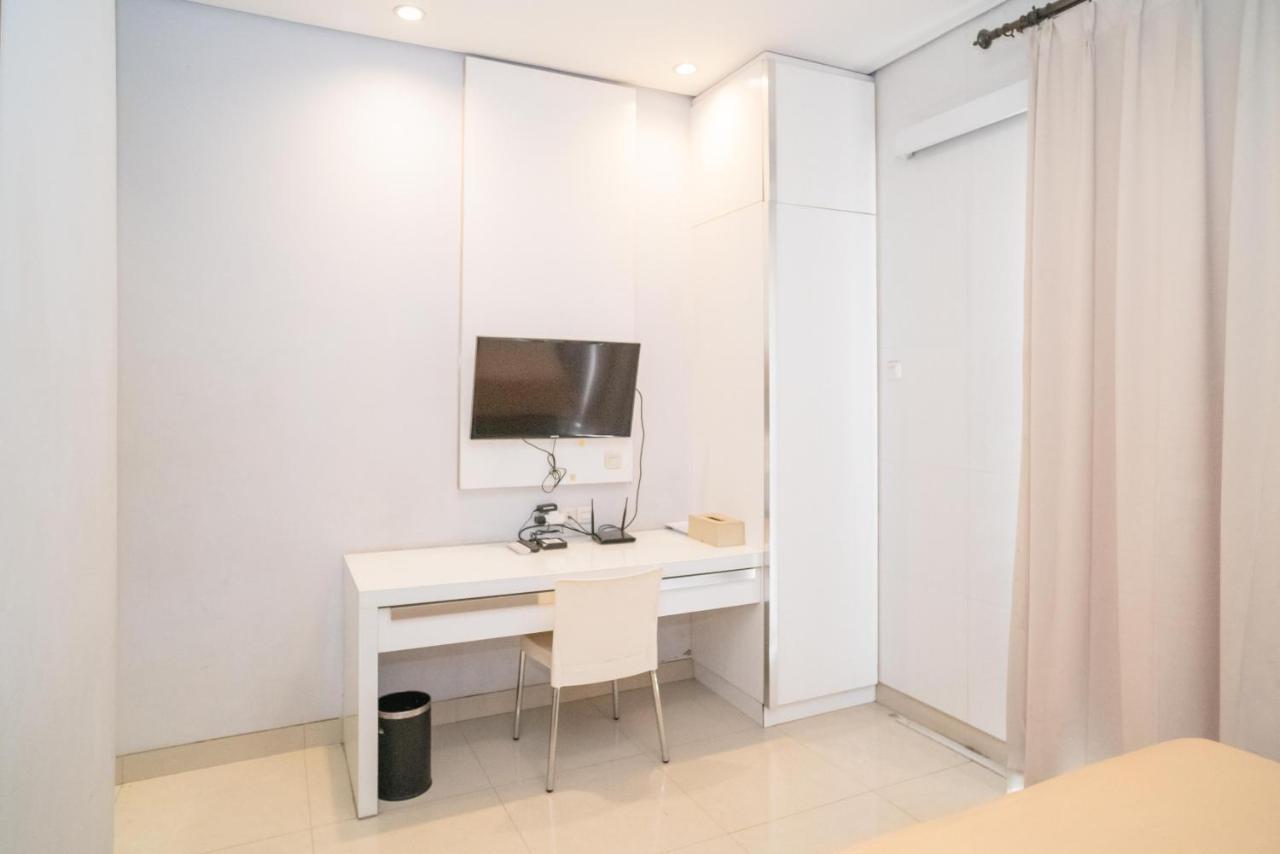 Reddoorz At Tirta Mansion Paramount Gading Cicayur Εξωτερικό φωτογραφία